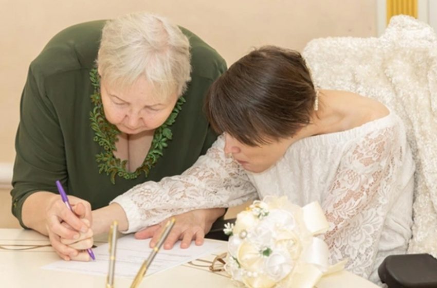  “So eine ungewöhnliche Hochzeit”: Die Gäste erstarrten vor Aufregung, als das Paar den Saal betrat!