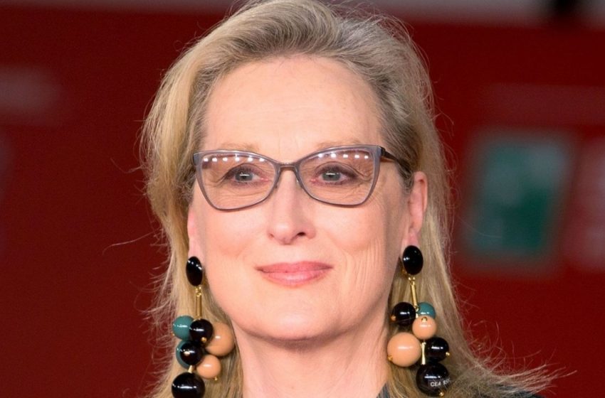  Keine andere 70-jährige Dame würde Schuhe wie diese tragen: Was trug Meryl Streep auf der Bühne?