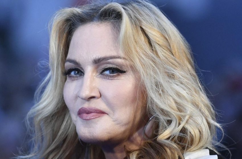  “Geschwollen und erschöpft”: Die 65-jährige Madonna wurde ohne Retusche in einem Hotel gefilmt!