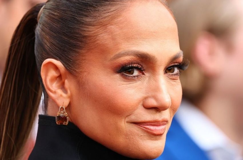  “Endlich sahen wir ihr ungefiltertes Gesicht”: Fans überschütteten Jennifer Lopez’ neueste Fotos mit spöttischen Kommentaren!