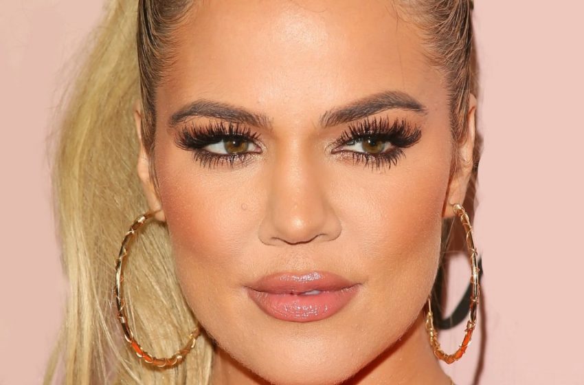  “Schlaffe Bauch und Cellulite an den Oberschenkeln”: Khloe Kardashian teilte ein gewagtes Foto in Unterwäsche!