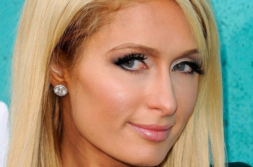  Fans machen sich Sorgen über die seltsame Aussage der Star-Mutter: Paris Hilton hat angedeutet, dass sie ihre “blass” aussehende Tochter bräunen wird!