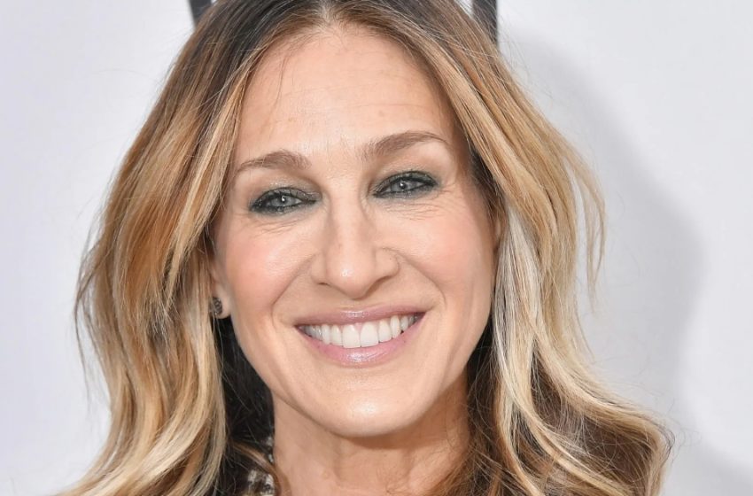  “Stylisten versuchten, die Schauspielerin zu verjüngen, aber alles lief genau umgekehrt”: Aktuelle Fotos von Sarah Jessica Parker, aufgenommen von den Paparazzi, schockierten die Fans!