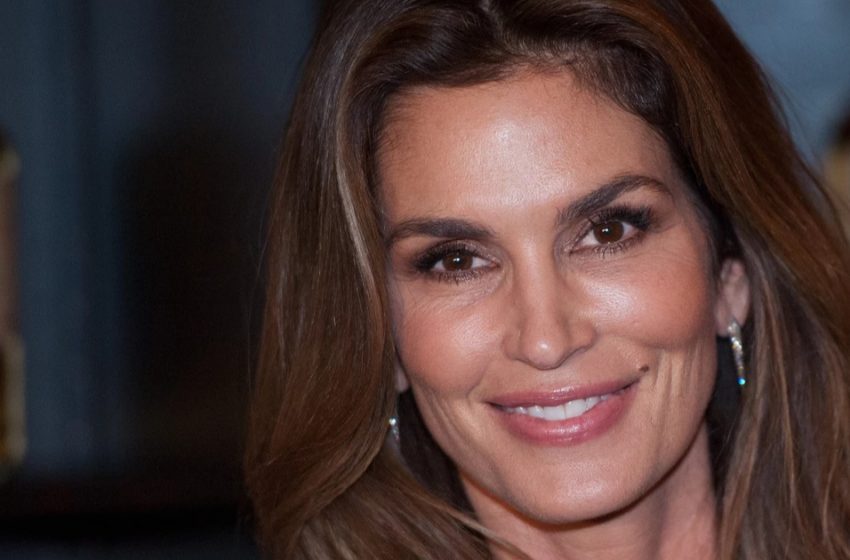  „Im frechen Badeanzug und ohne Make-up“: Seltene Bikini-Aufnahmen der 58-jährigen Cindy Crawford von ihrem jüngsten Urlaub!