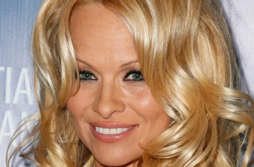  „Ihr Gesicht und ihre Haare sind eine echte Tragödie“: Pamela Anderson erschien bei den Oscars mit ihrem Sohn, aber ohne Make-up und Frisur!