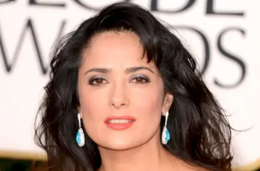  „Sie ist ein Fitness-Ikone”: Die 57-jährige Salma Hayek teilte ein neues Bikini-Foto und beeindruckte ihre Fans mit ihrer fitten Figur!