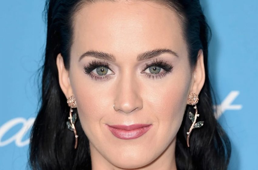  „Herausragender Auftritt auf dem Laufsteg bei Vogue World“: Katy Perry zog alle Blicke auf sich mit ihrem auffälligen Kleid beim Laufsteg!