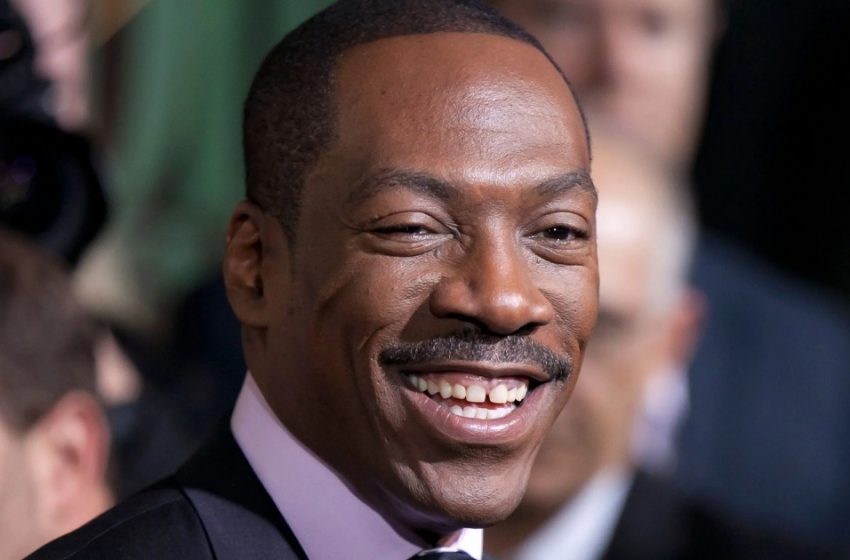  „Ein Seltenes Öffentliches Erscheinen“: Eddie Murphy Mit Seinen Drei Töchtern Aus Der Ehe Und Seiner Verlobten Auf Der Premiere!