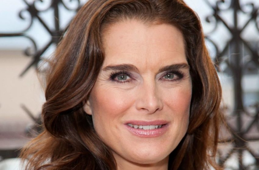  Brooke Shields’ öffentlicher Auftritt hat alle beeindruckt: Was war das Detail, das allen ins Auge fiel?