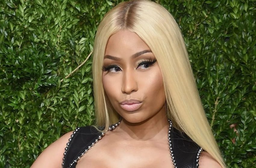  „Wenn ich auf meine frühen Fotos zurückblicke, bereue ich die plastischen Operationen“: Nicki Minaj machte eine aufrichtige Aussage und teilte ihre alten Fotos!