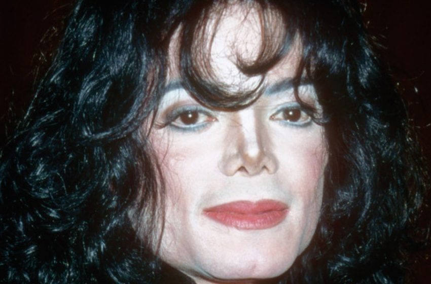  Michael Jackson heiratete eine Krankenschwester, die ihm zwei Kinder gebar: Nun, im Alter von 65 Jahren, zeigte die Frau ihren kahlen Kopf aufgrund von Brustkrebs!