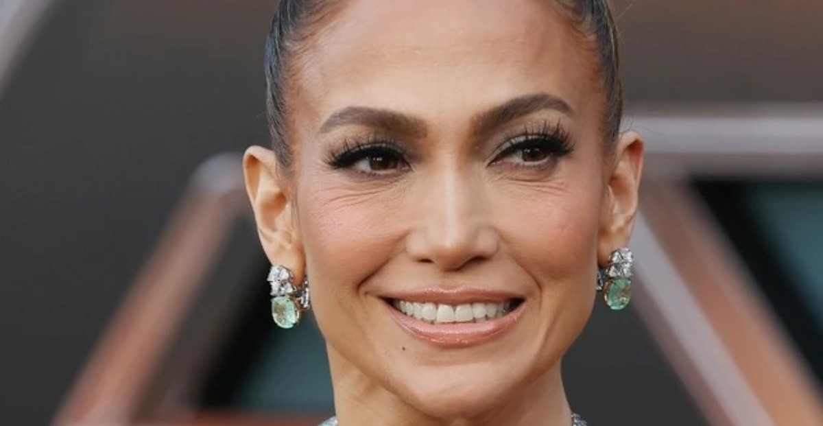 “Was ist mit dem Star los?”: Jennifer Lopez’ verändertes Aussehen sorgt für Aufregung unter den Fans!