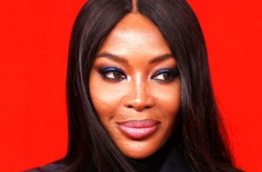  Jede Frau träumt davon, mit 54 so auszusehen: Die Paparazzi haben Naomi Campbell im Bikini während ihres Urlaubs erwischt!