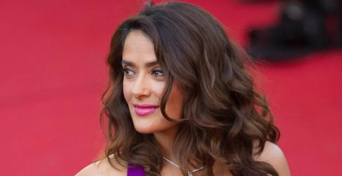 Die 57-jährige Salma Hayek begeisterte die Fans bei einer kürzlichen Veranstaltung: Ein besonderes Detail erregte die Aufmerksamkeit aller!