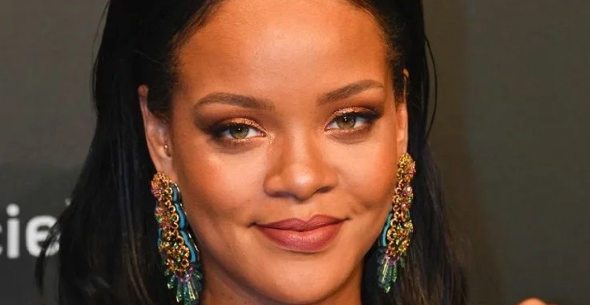 Rihannas 2-jähriger Sohn macht seine ersten Schritte im Modeln: Was ist das Detail, das die Leute besonders aufgefallen ist?