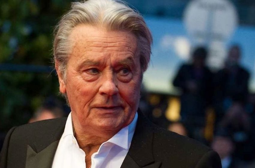  Wie Alain Delons Kinder weiterhin mit ihrem atemberaubenden Aussehen begeistern: Die Delon-Familie heute