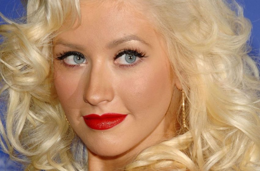  „Mit 43 sieht sie wirklich halb so alt aus“: Christina Aguilera begeistert alle mit ihrem jugendlichen Aussehen!