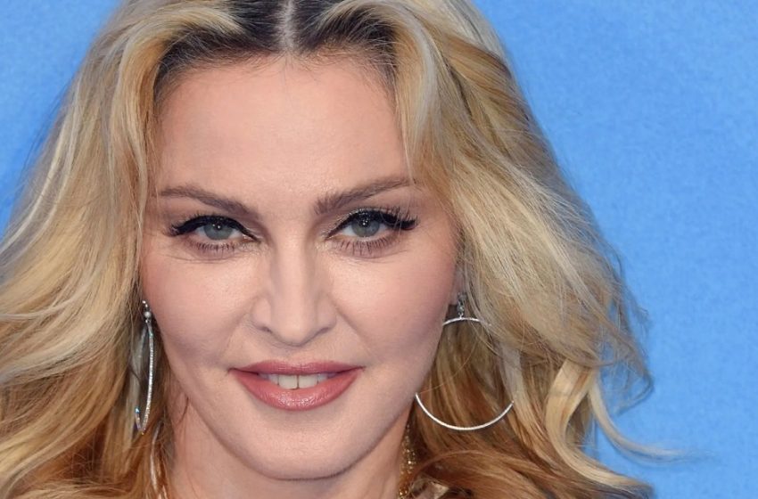  „Sie hat das Netz wieder einmal gesprengt“: Die 65-jährige Madonna postete ein Nacktfoto mit ihrem jungen Liebhaber!