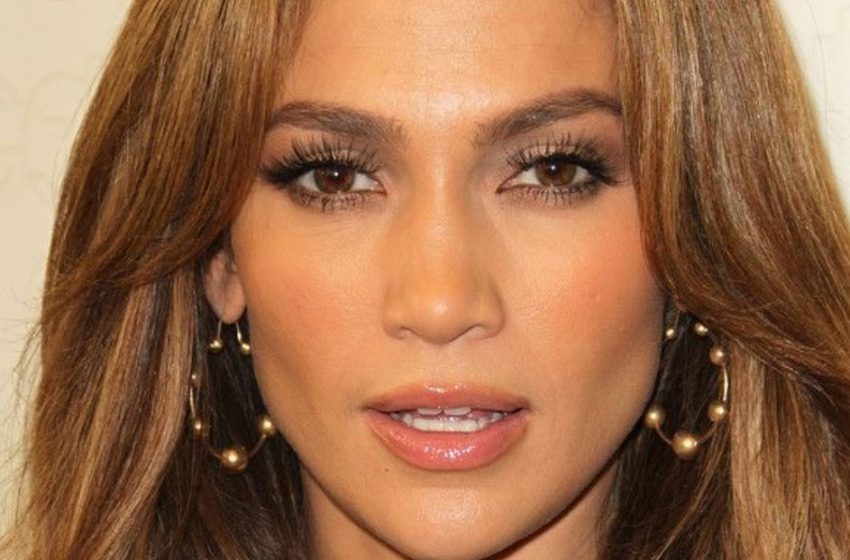  „Sieht beunruhigend aus”: Ehrliche Fotos von Jennifer Lopez ohne Photoshop schockieren die Fans