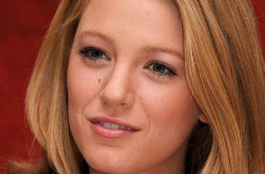  „Mama von 4 Kindern ist in atemberaubender Form“: Blake Lively erschien in einem extrem tief ausgeschnittenen Outfit!