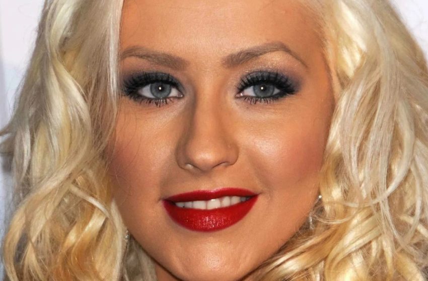  „Sie sieht wieder aus wie 18“: Die 43-jährige Christina Aguilera verblüfft alle mit ihrem bemerkenswert jugendlichen Aussehen und makelloser Figur!