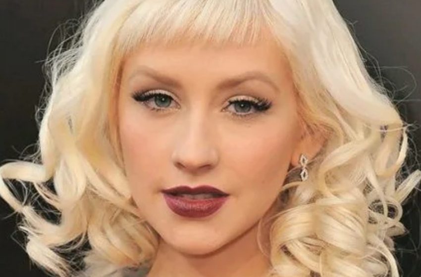  Christina Aguilera, die abgenommen hat, posierte oben ohne für Paper Magazine: Eine Reihe von mutigen und inspirierenden Fotos!