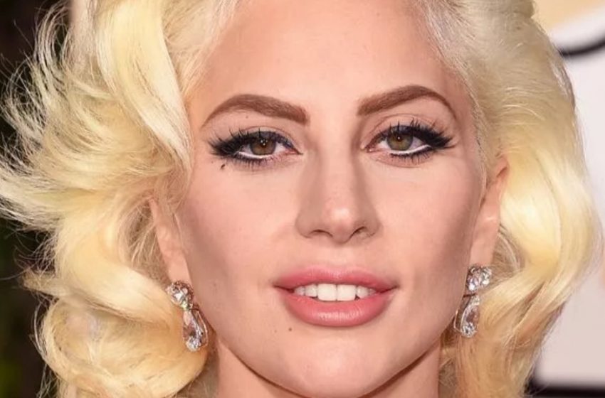  Lady Gaga zeigte einen riesigen Diamantring und küsste ihren Verlobten öffentlich in Venedig: Foto des romantischen Kusses!