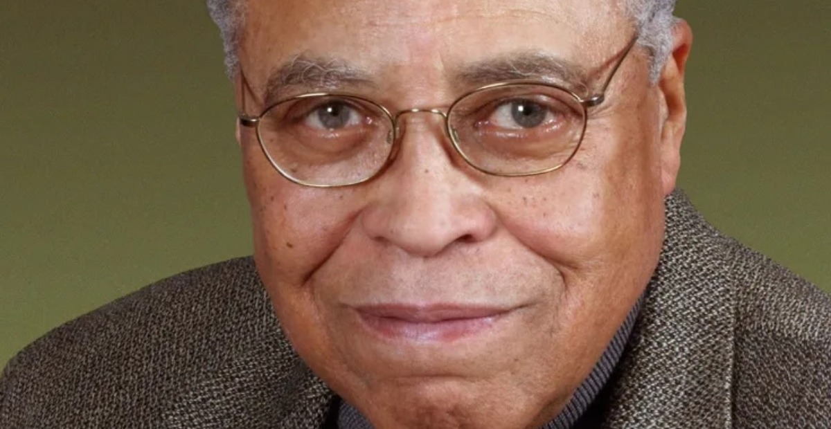 „James Earl Jones’ einziger Sohn, mit 42, erstaunt Fans mit seiner bemerkenswerten Ähnlichkeit zu seinem Vater“: Wie sieht er jetzt aus?