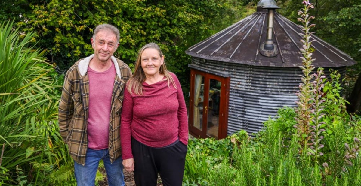 „Sie verwandelten einen 1 £ teuren Getreidesilo in ein erstaunliches Tiny House!“: Wie sieht es von innen aus?