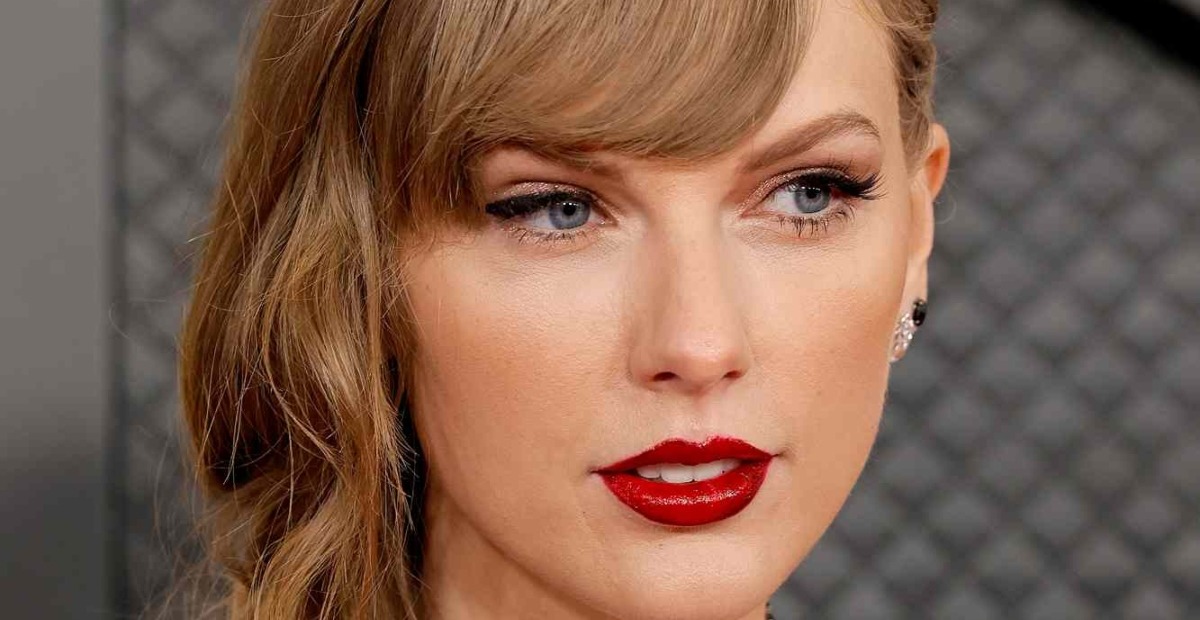 „Taylor Swift erntet Kritik für ihr ‚billiges‘ Outfit beim Spiel“: Fans sind überrascht von ihrem ‚Street Walker‘-Look.