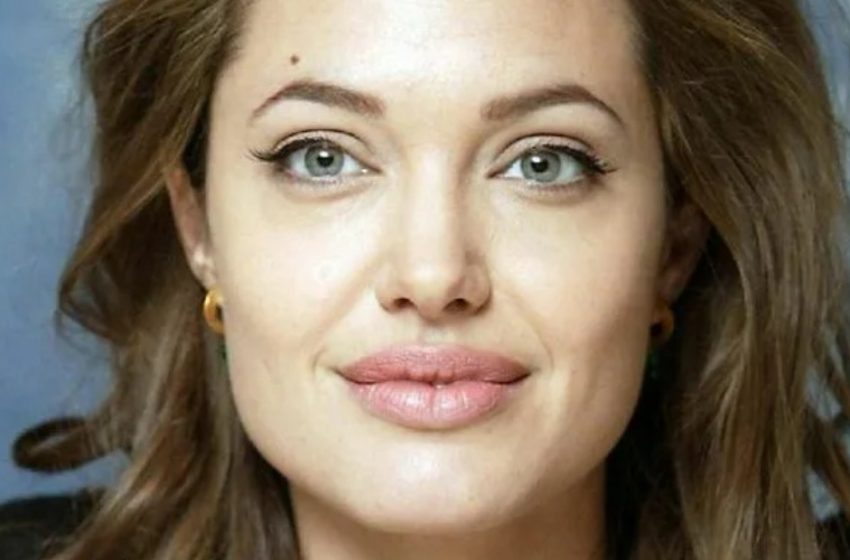  „Angelina Jolie erscheint auf dem Cover einer Zeitschrift mit einer ‚wilden‘ Frisur am Jahrestag ihrer Scheidung von Brad Pitt“: Wie sieht sie aus?