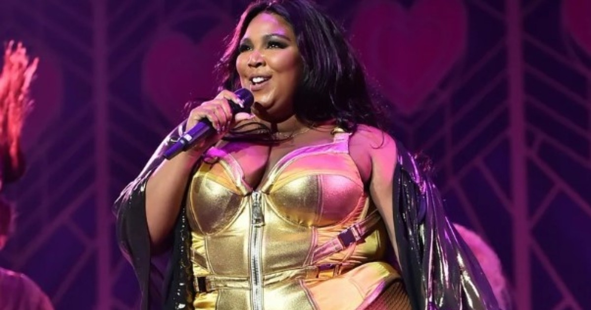 Sängerin Lizzo hat die Hälfte ihres Gewichts verloren und ist jetzt bereit, auf die Bühne zurückzukehren: Wie sieht sie jetzt aus?