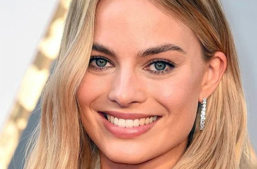  „Schwangere Margot Robbie in einem figurbetonten Kleid auf den Straßen von Los Angeles von Paparazzi gesichtet“: Wie sieht sie aus?