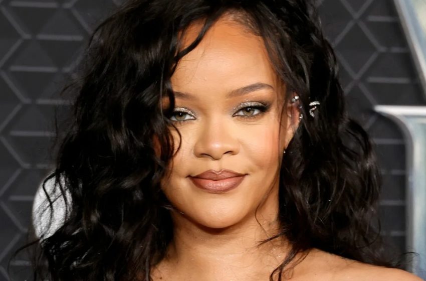  „Rihanna präsentiert ihre Kurven in einem Fotoshooting mit pinker Spitzenunterwäsche“: Neueste Updates der Star!