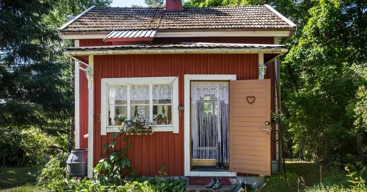 Eine Frau verwandelte eine 20 m² große Datscha in ein erstaunliches Sommerhaus: Schauen Sie, was sich darin befindet!