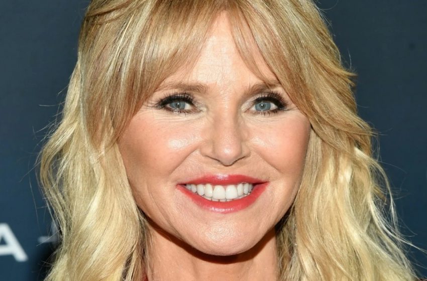  „Zu provokativ – sie ist eine Großmutter“: Die 70-jährige Christie Brinkley wurde dafür kritisiert, ein gewagtes Kleid mit hohem Schlitz zu tragen!