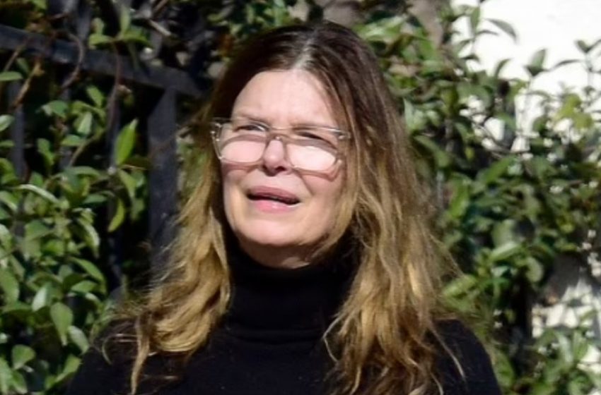  Von der Schönheitsikone der 90er zur „lässigen Tante“: Wer ist die Frau, die einst die größten Hollywood-Stars datete?