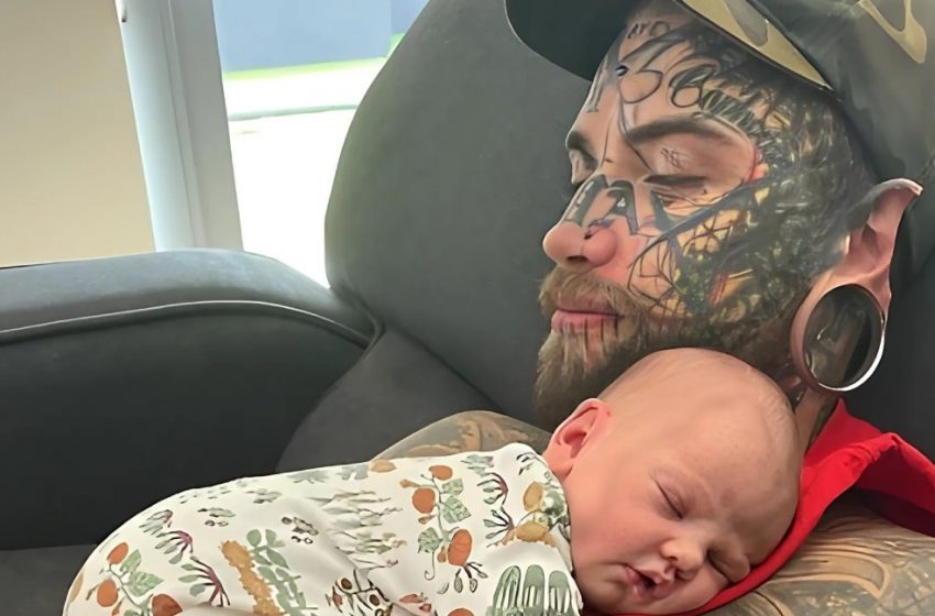  Vater mit über 200 Tattoos entfernt sie für seine Tochter: Seine unglaubliche Verwandlung!