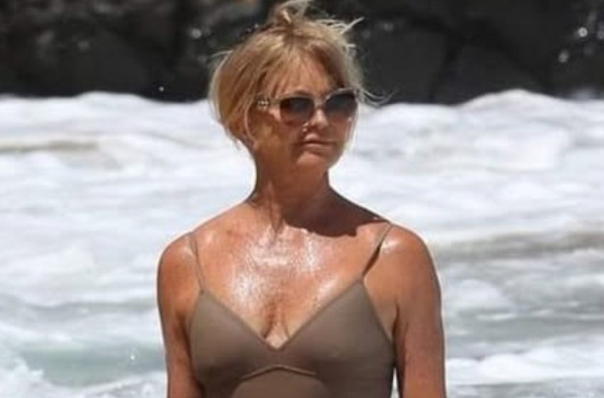  Goldie Hawn, 78, sorgt mit Badeanzug-Fotos im Urlaub für Aufsehen: Erfahre den Grund!