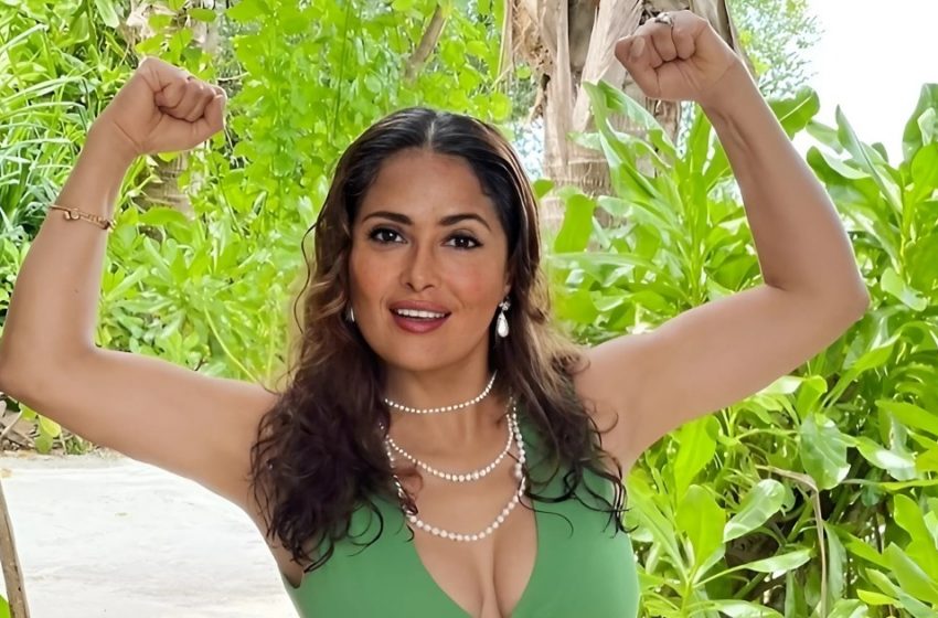  Salma Hayek, 58, zeigt sich nackt im Badehaus: Der unerwartete Grund dahinter!