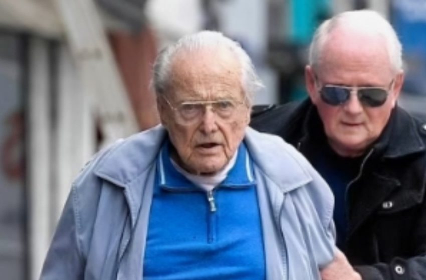  WWII-Überlebender und Leinwandlegende feiert unglaublichen 98. Geburtstag!: Wer ist er?