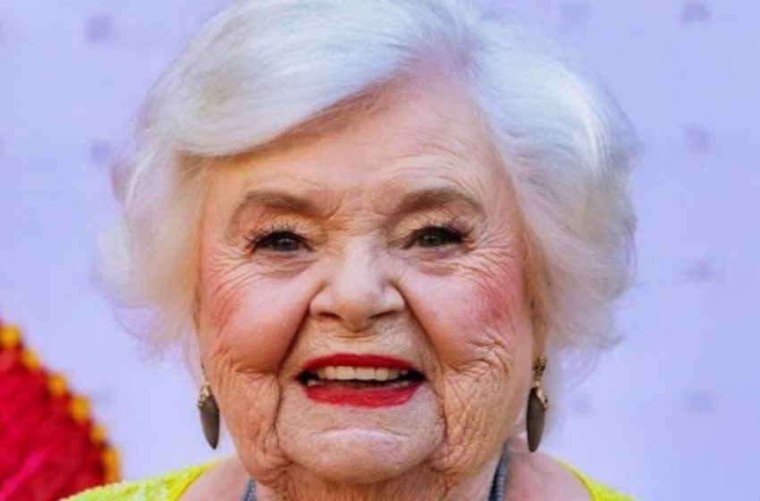 „Sie startete ihre TV-Karriere mit 61 und machte ihre eigenen Stunts mit 94“: Kannst du erraten, wer diese erstaunliche Frau ist?