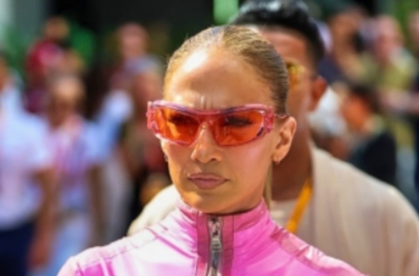  „Auf der Suche nach ihrem nächsten Ehemann?“: J.Lo wird wegen ihrer gewagten Outfit-Wahl verspottet!
