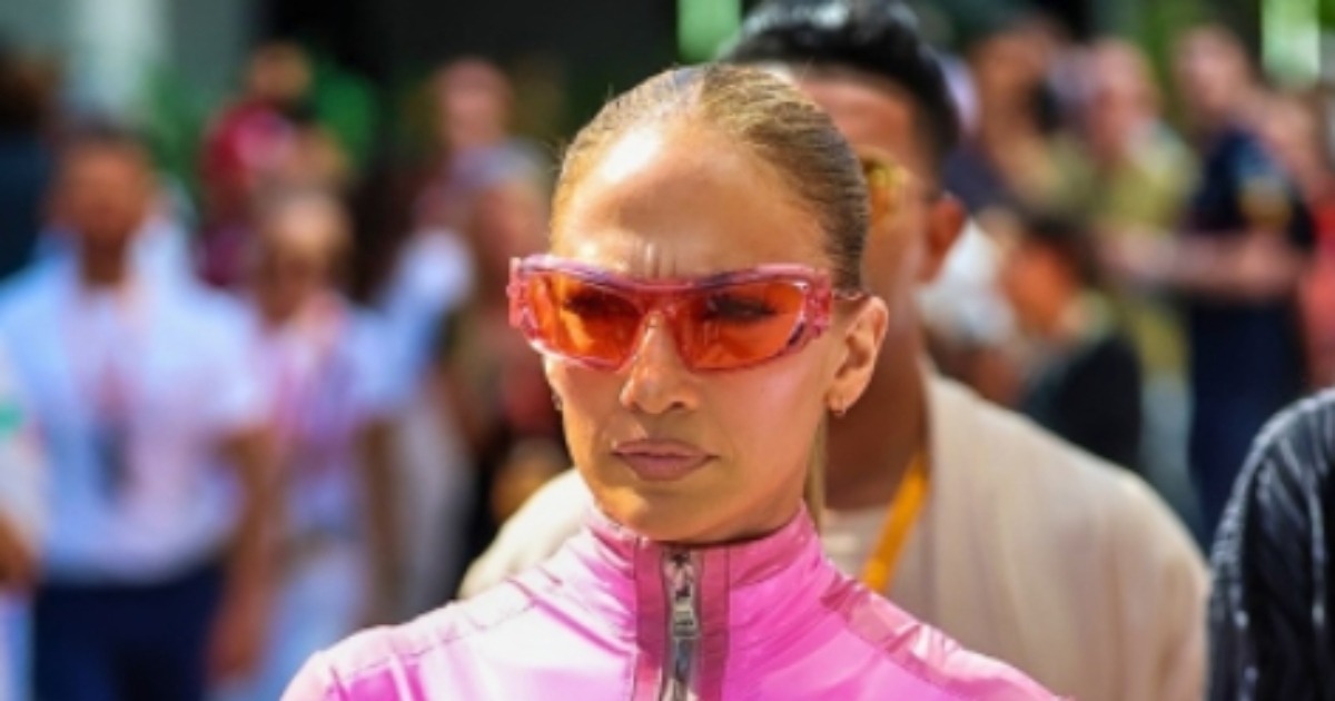 „Auf der Suche nach ihrem nächsten Ehemann?“: J.Lo wird wegen ihrer gewagten Outfit-Wahl verspottet!