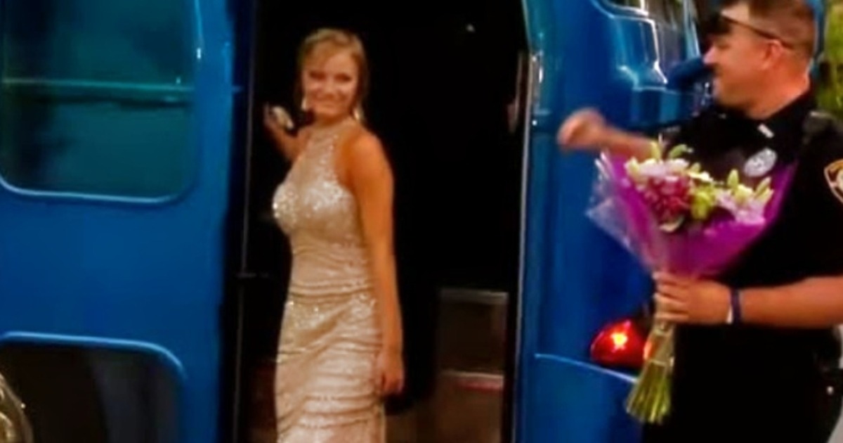 Die Tochter eines verstorbenen Polizisten bekommt eine rührende Überraschung zum Abschlussball – von seinen ehemaligen Kollegen!: Sieh dir den herzerwärmenden Moment in Fotos an!