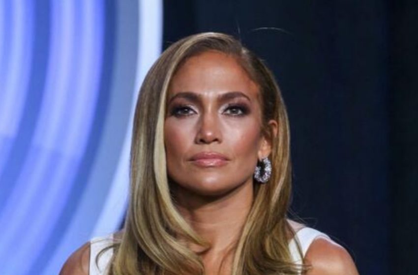  55 und zieht noch immer alle Blicke auf sich!: Jennifer Lopez’ Bikini-Foto sorgt für Wirbel und Kritik!