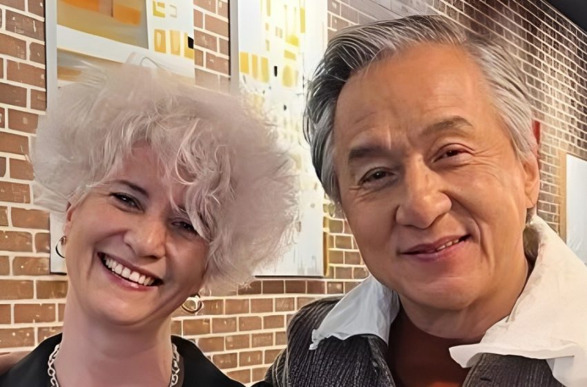  Jackie Chan ist 71 und Fans sind von seinem aktuellen Aussehen überrascht!: Sieh dir die Fotos an, über die alle sprechen!