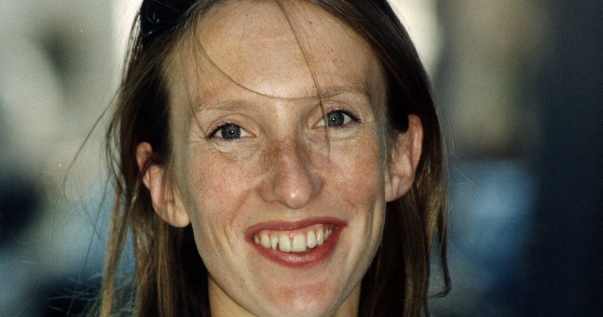 Sie ist 57, mutig und ganz sie selbst – aber kannst du erraten, wer sie ist?