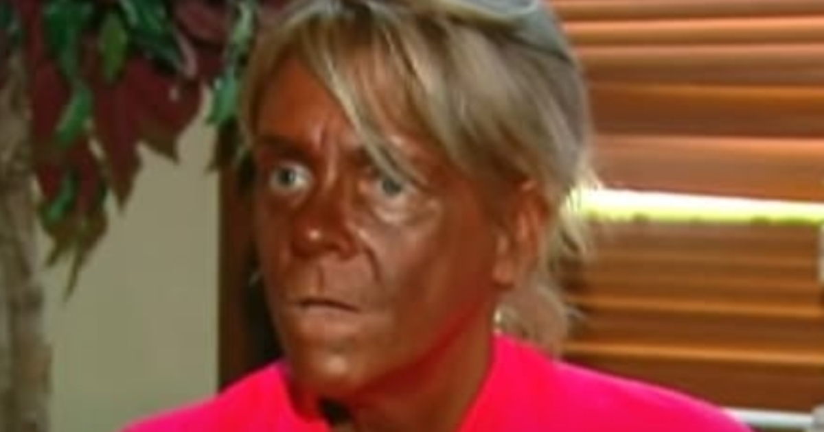 Bräunungssüchtige Mutter überrascht alle mit ihrem neuen Look! – So sieht sie jetzt aus!
