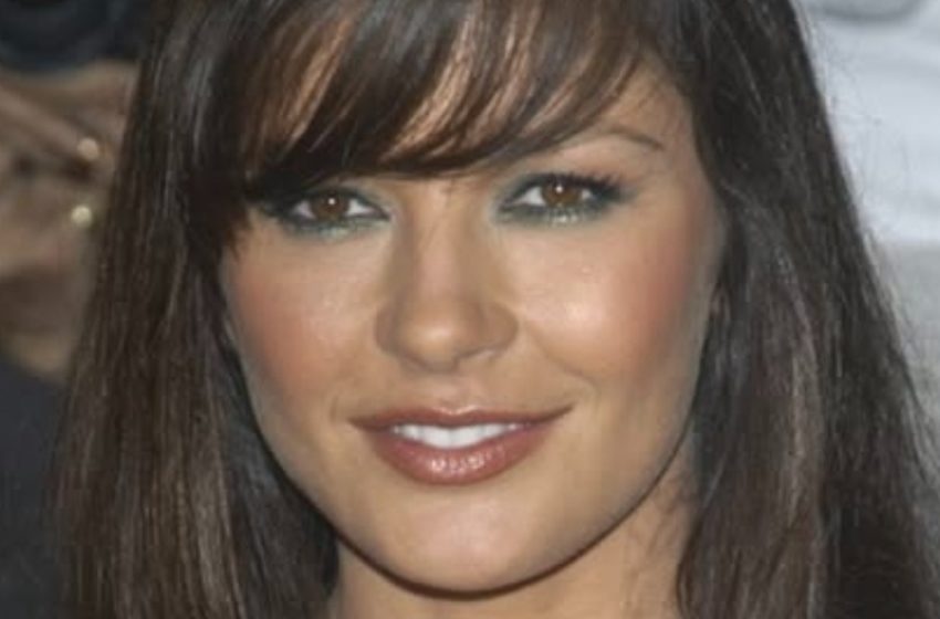  Catherine Zeta-Jones’ Tochter trägt das ikonische Kleid ihrer Mutter – und sieht genauso aus wie sie!: Sieh dir die Fotos an!